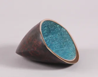 Enclosing Cone